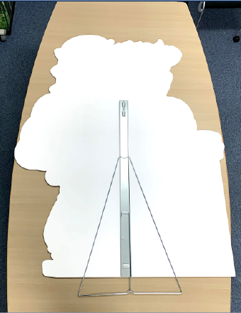 分割式スタンド：パネルに貼り付けます